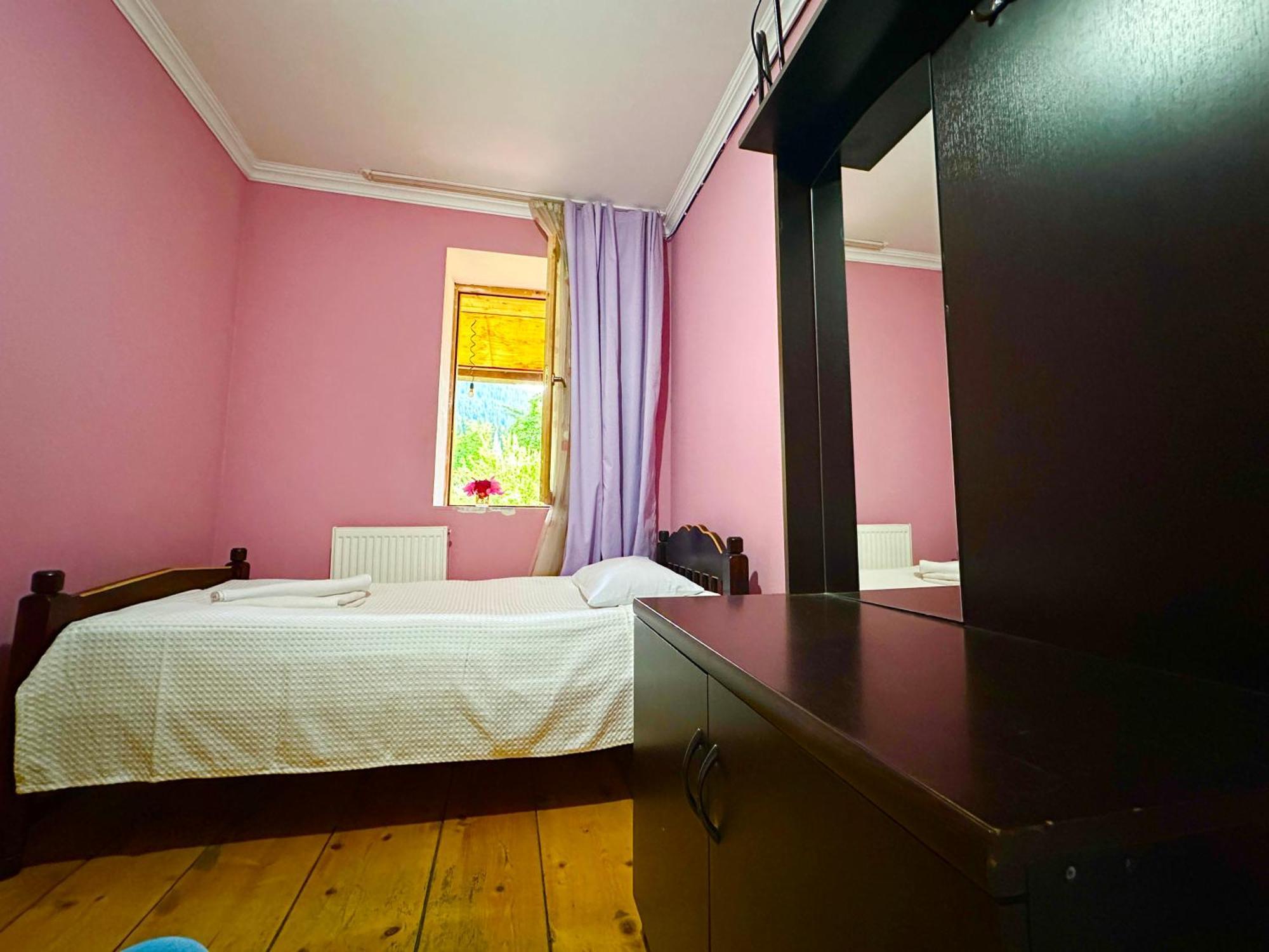 Mziuri Guest House Mestia Eksteriør billede
