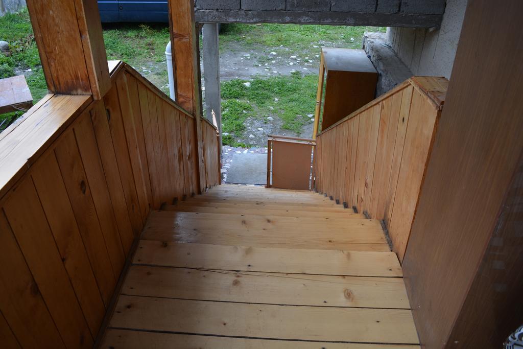 Mziuri Guest House Mestia Eksteriør billede